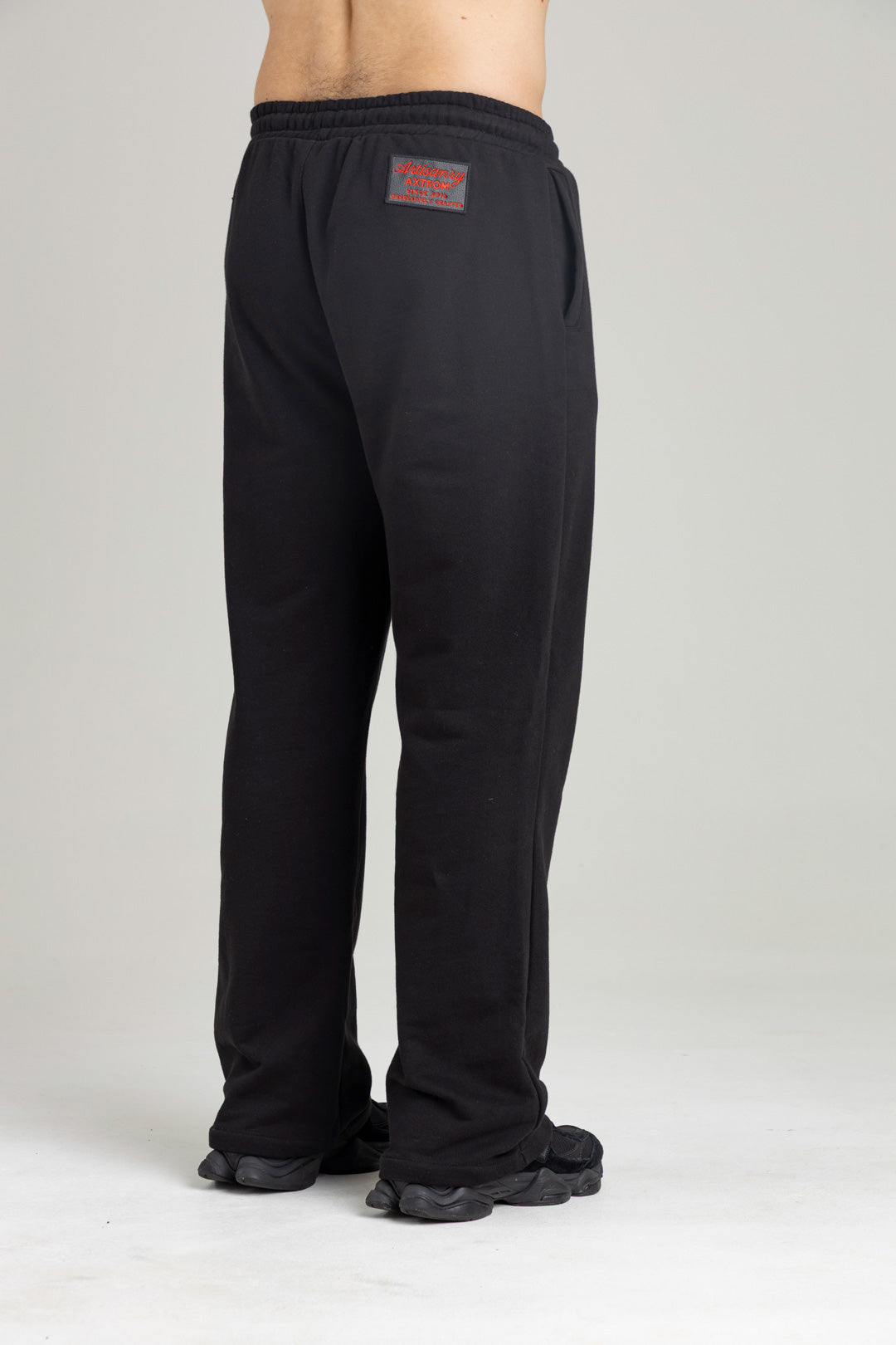 Joggers Regular Fit Negros (Artisanry)