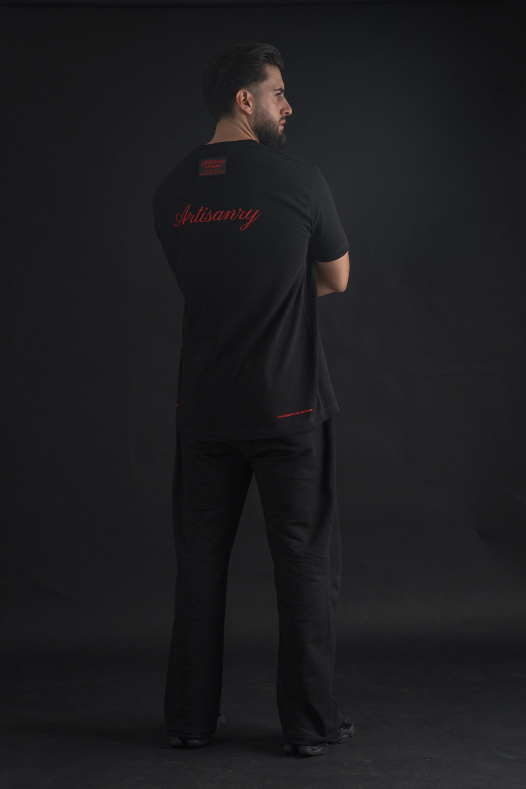 Camiseta Regular Fit Negra (Artisanry)
