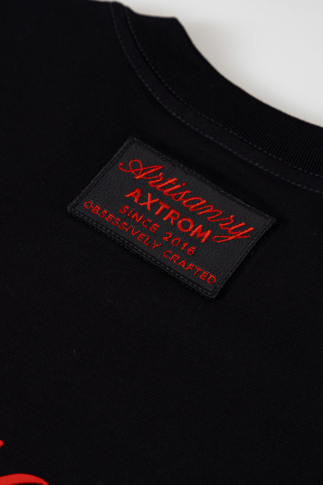 Camiseta Regular Fit Negra (Artisanry)