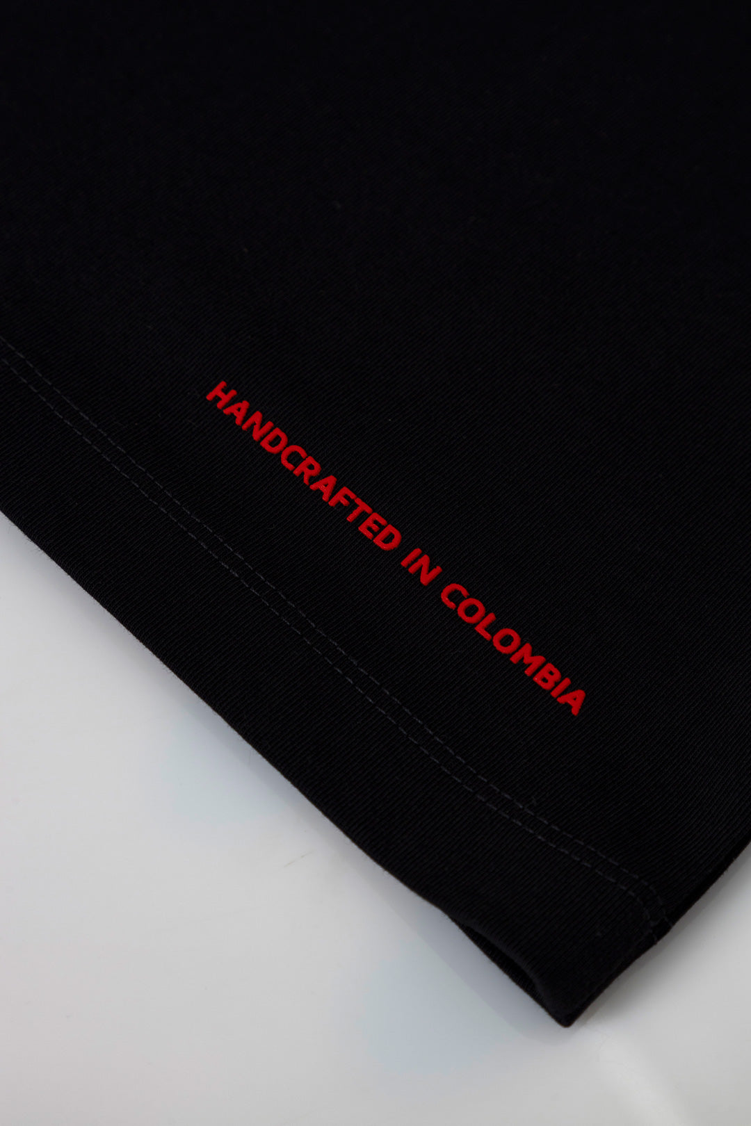 Camiseta Regular Fit Negra (Artisanry)