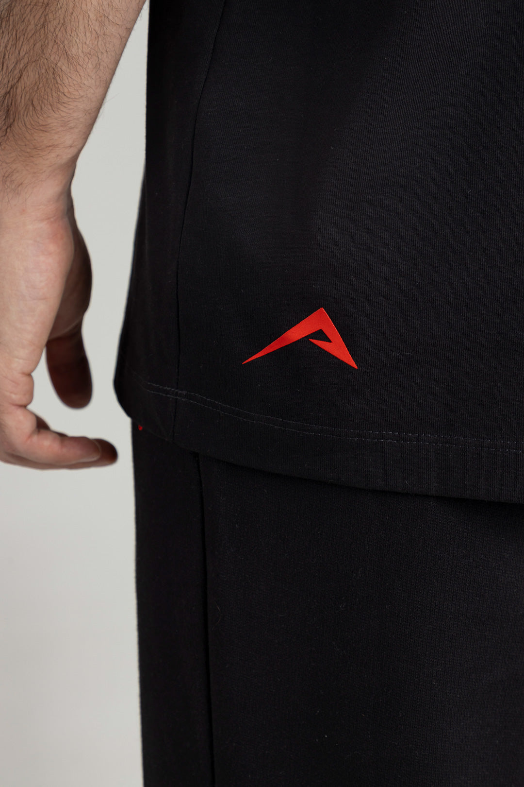 Camiseta Regular Fit Negra (Artisanry)