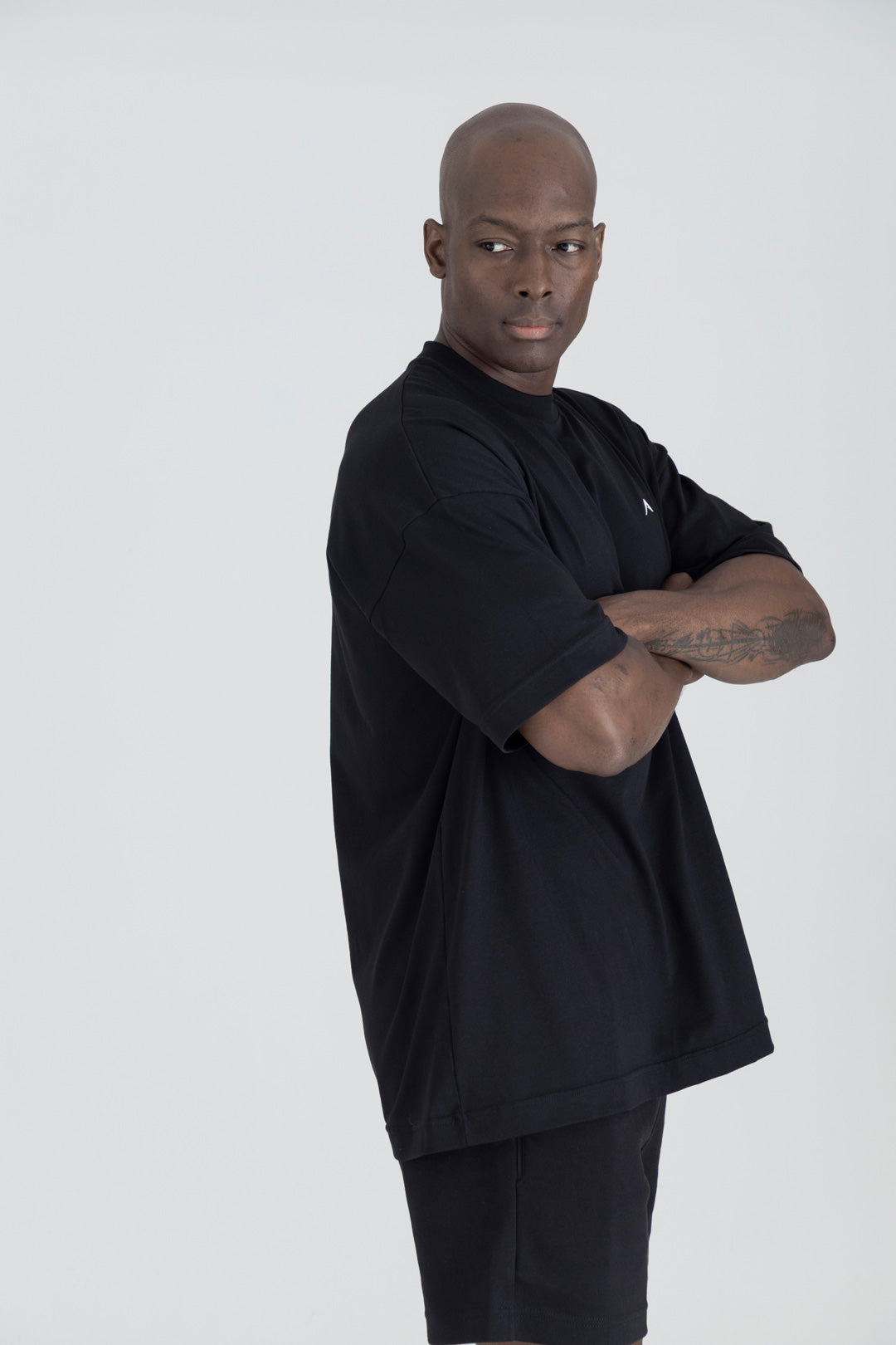 Camiseta Volumen Oversized (Negra)