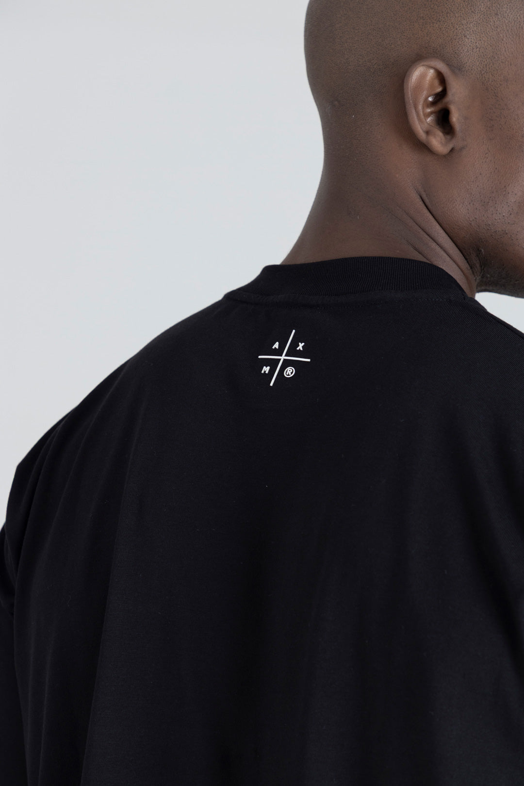 Camiseta Volumen Oversized (Negra)