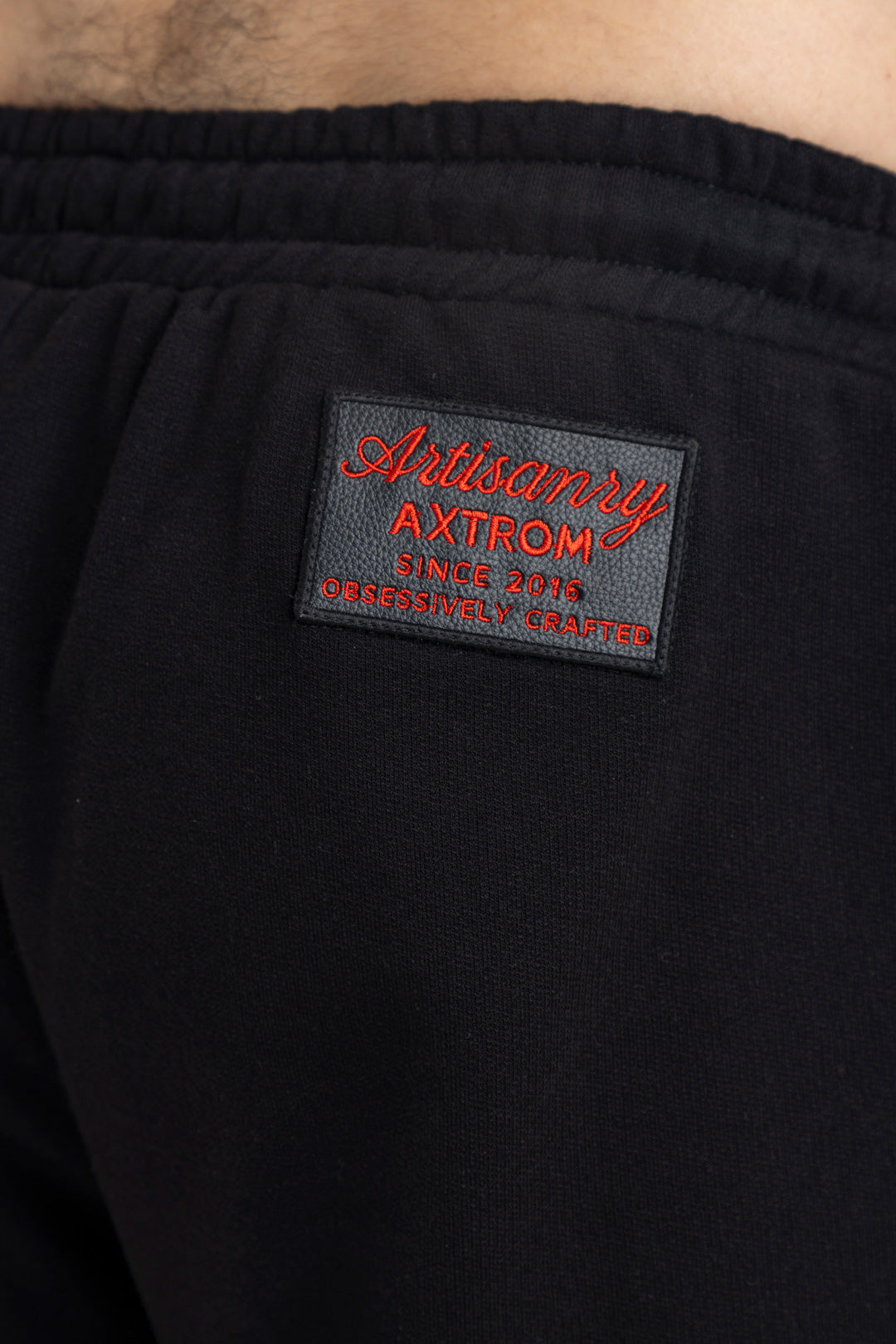 Joggers Regular Fit Negros (Artisanry)