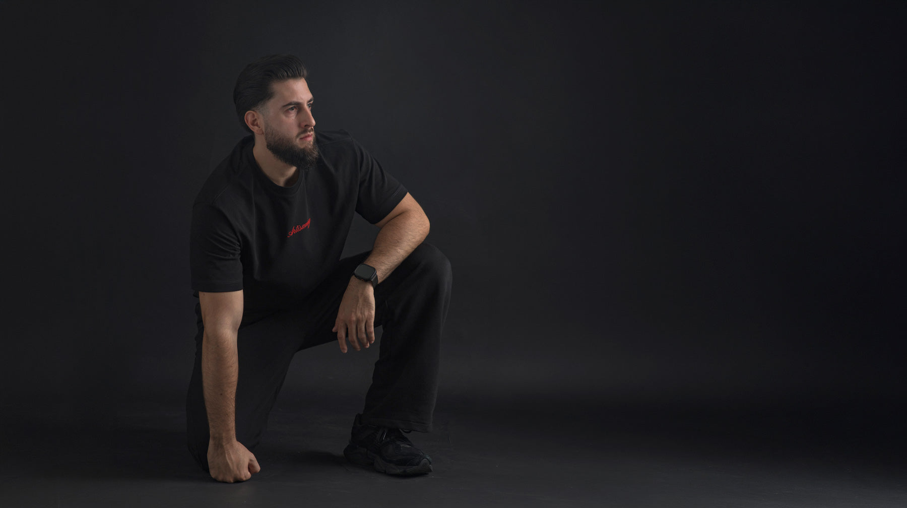 Camiseta Regular Fit Negra (Artisanry)