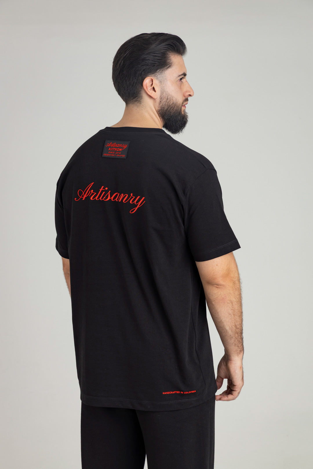 Camiseta Regular Fit Negra (Artisanry)