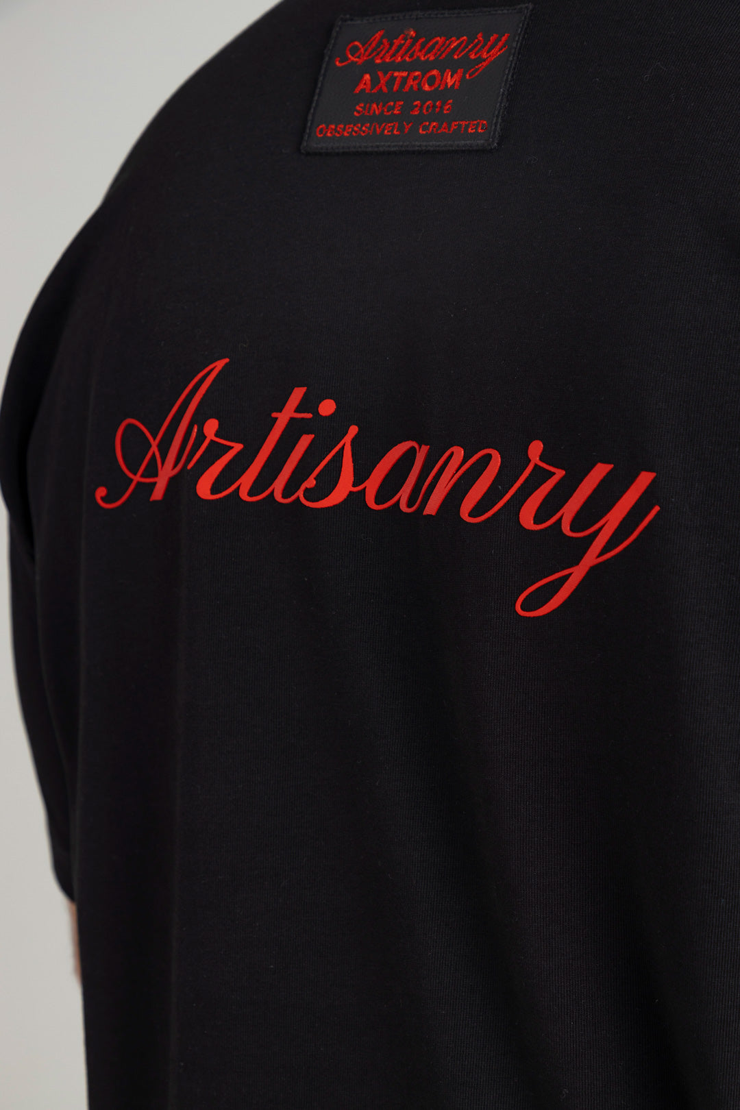 Camiseta Regular Fit Negra (Artisanry)