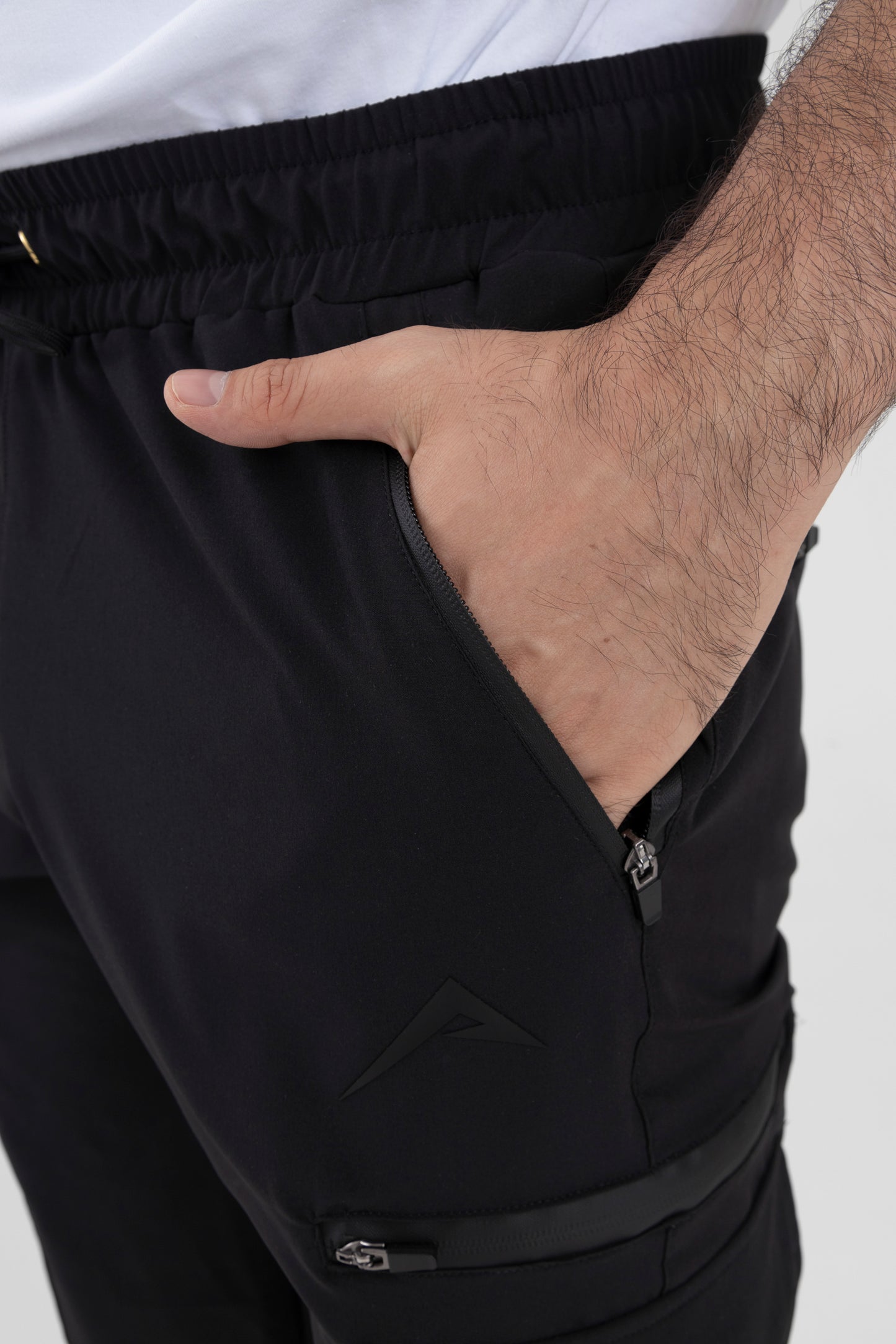 Pantalón cargo (negro)