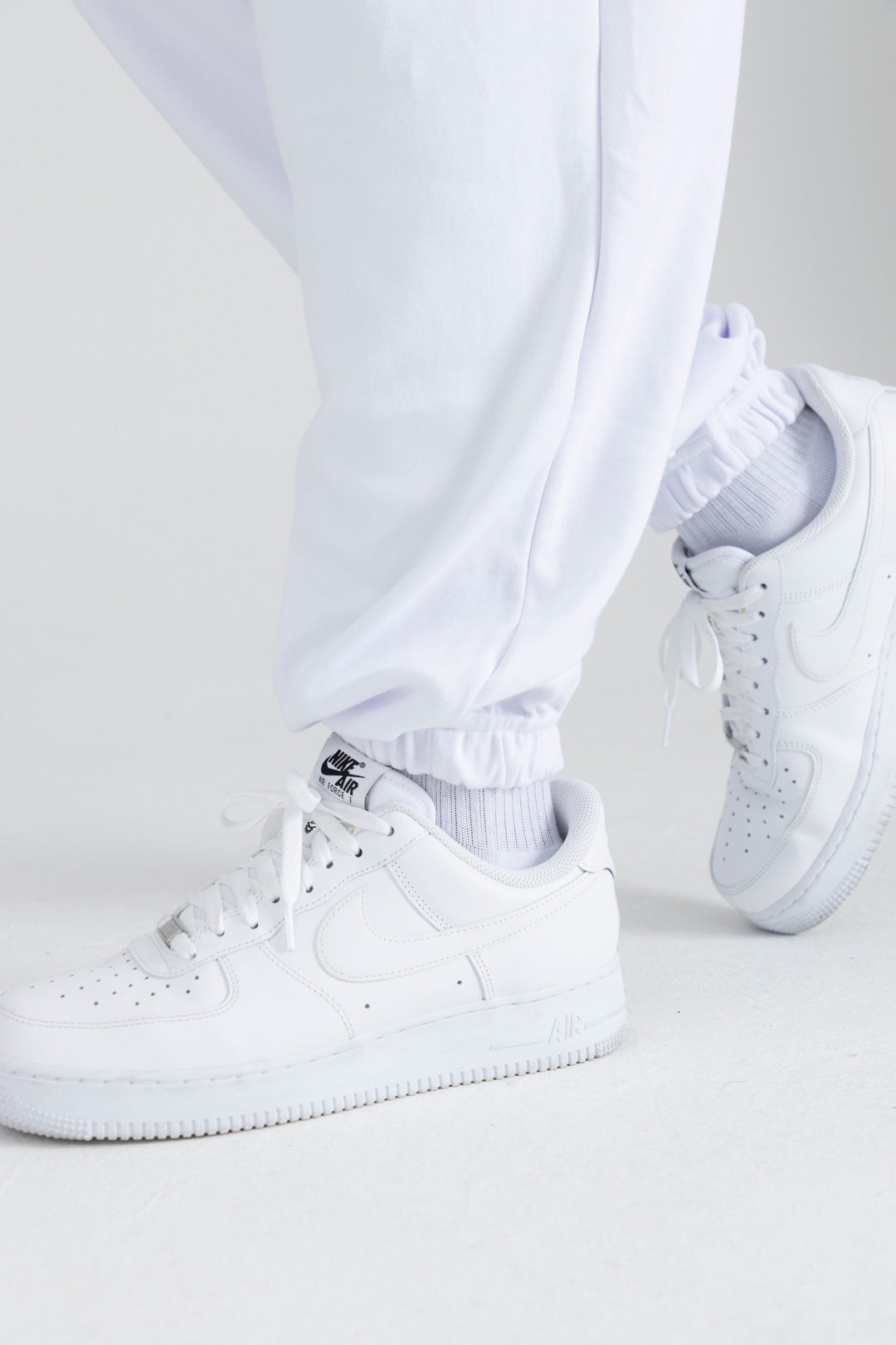 Joggers Ajustados (Blancos)